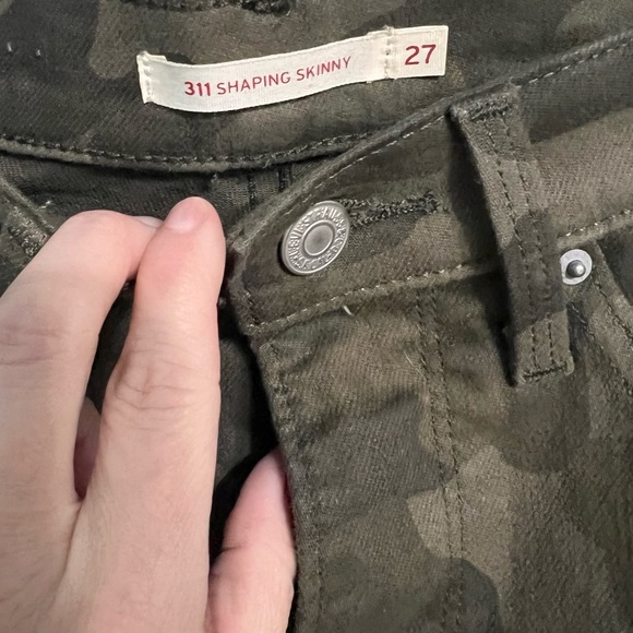 Camo Levi’s Skinny Jeans size 27 - Picture 3 of 3